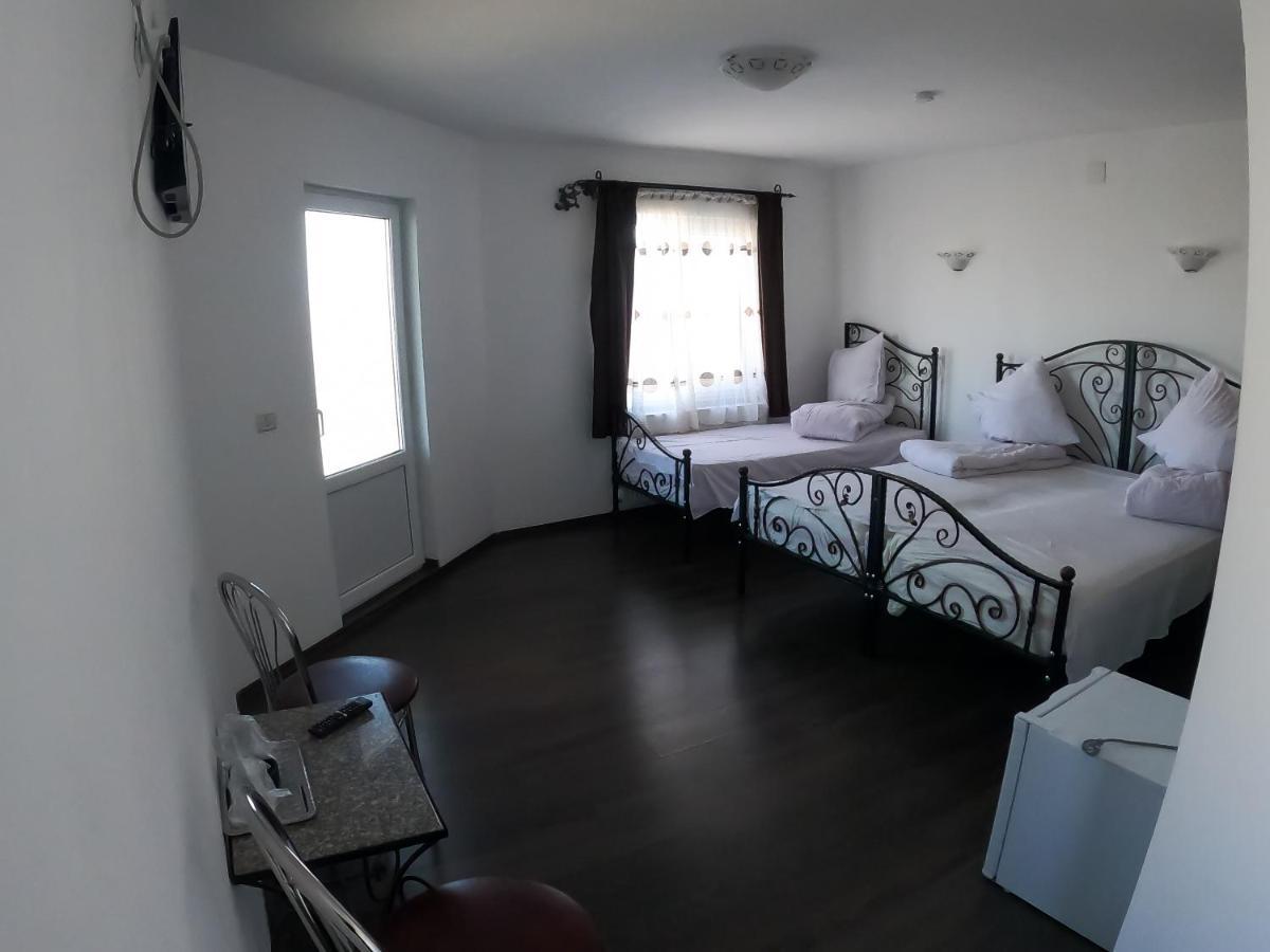 Motel Aris Meridian Пьятра-Нямц Экстерьер фото