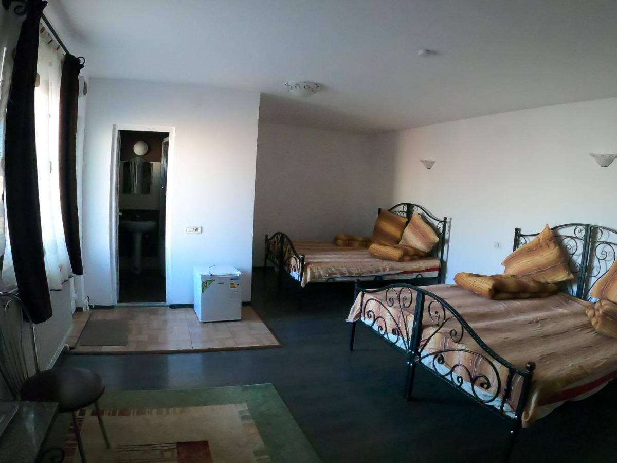 Motel Aris Meridian Пьятра-Нямц Экстерьер фото
