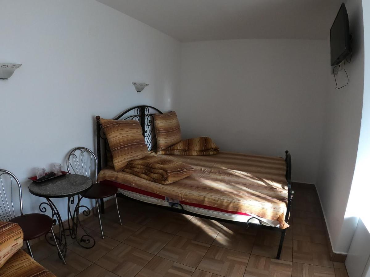 Motel Aris Meridian Пьятра-Нямц Экстерьер фото