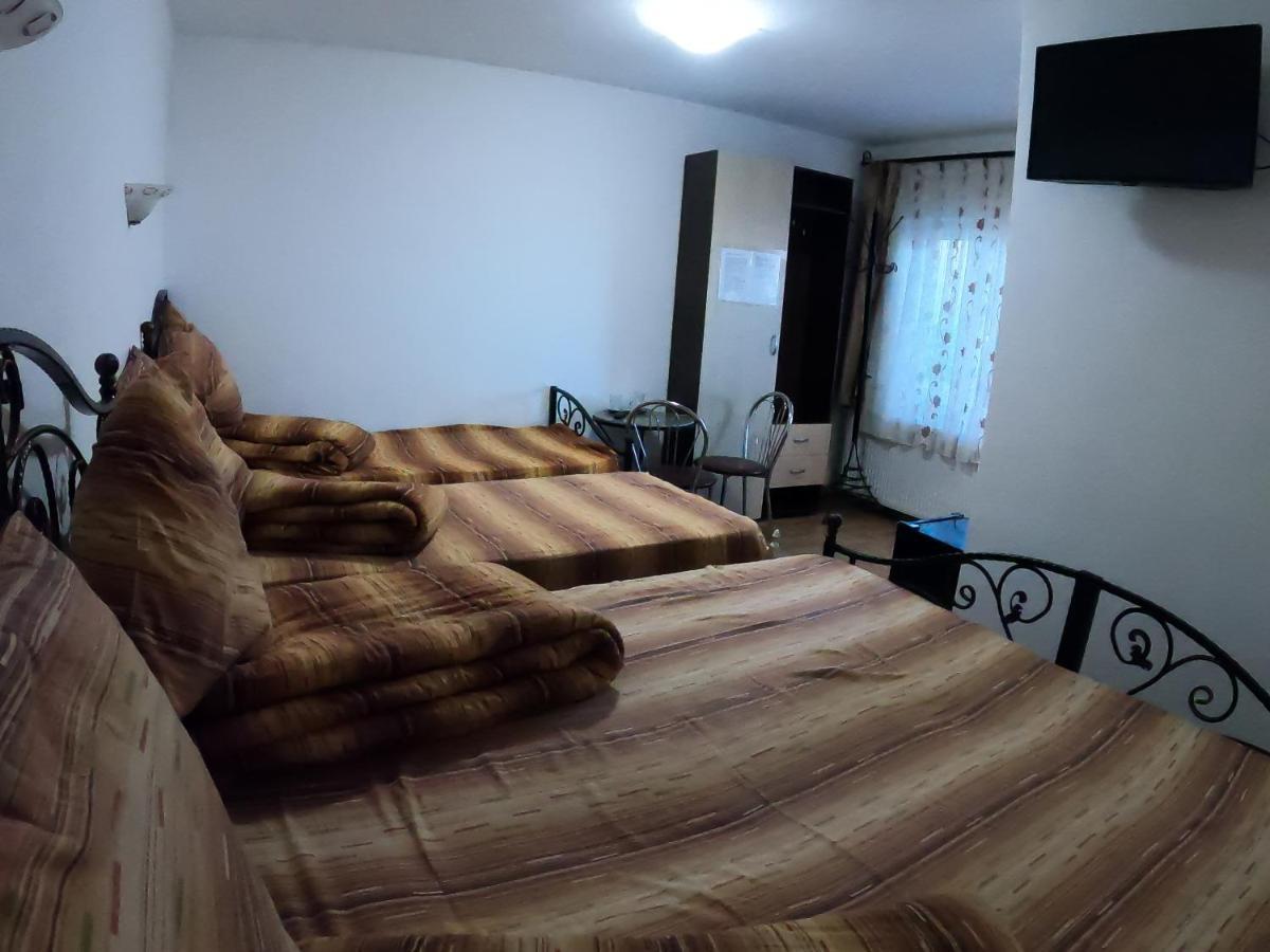 Motel Aris Meridian Пьятра-Нямц Экстерьер фото