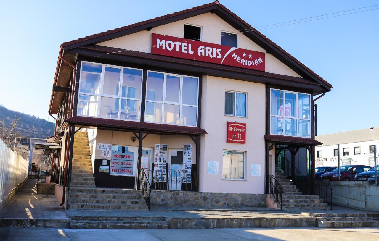 Motel Aris Meridian Пьятра-Нямц Экстерьер фото