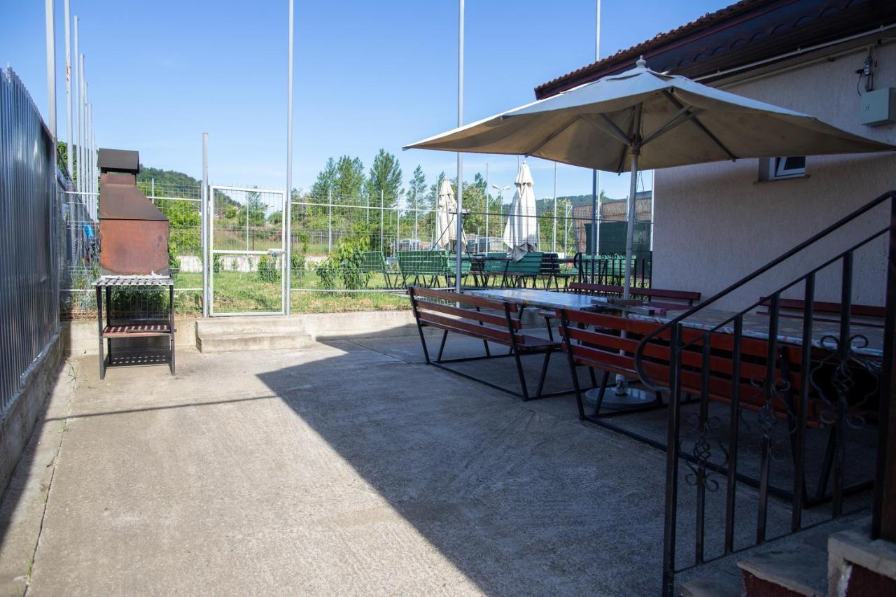 Motel Aris Meridian Пьятра-Нямц Экстерьер фото