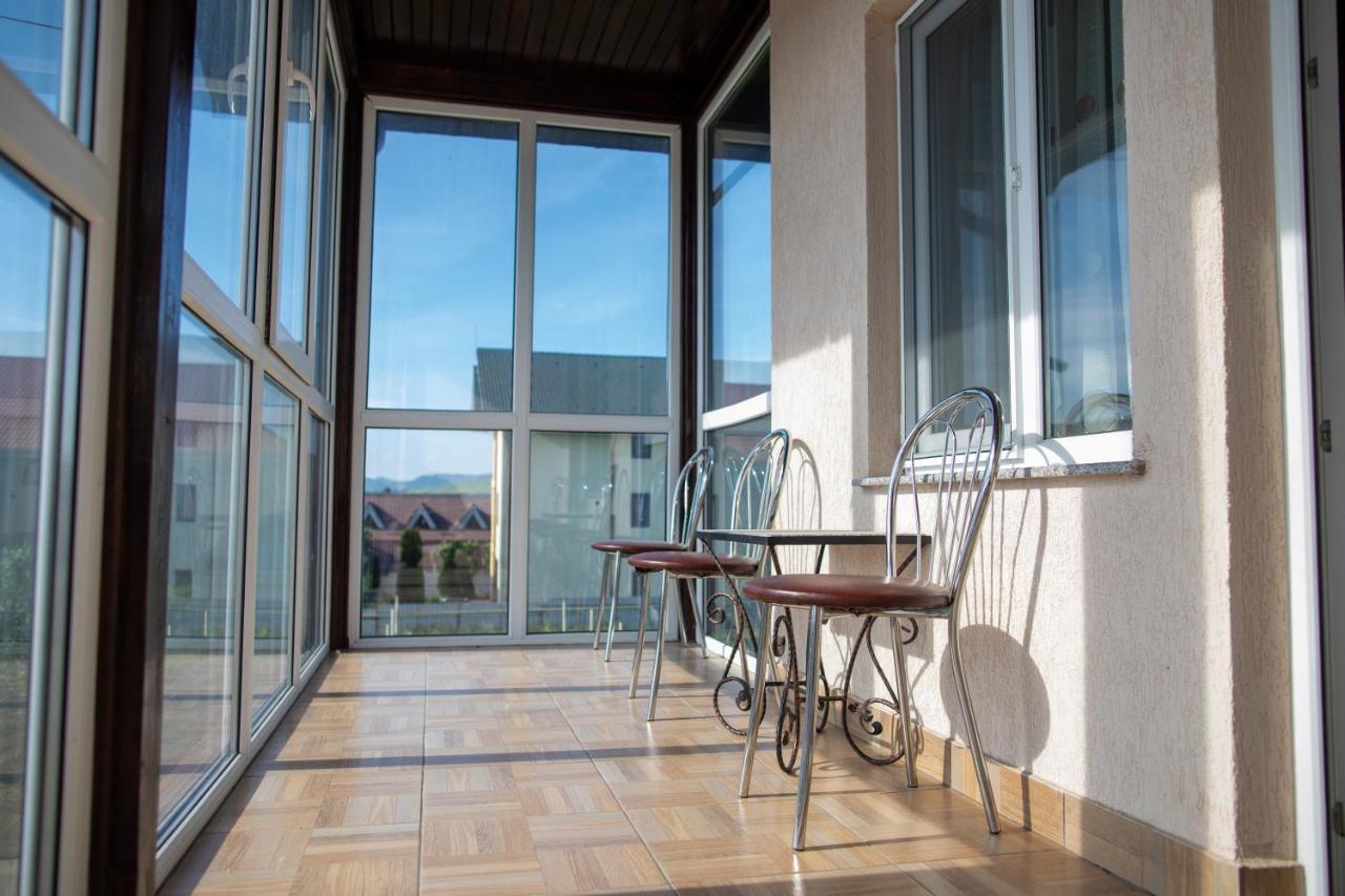 Motel Aris Meridian Пьятра-Нямц Экстерьер фото