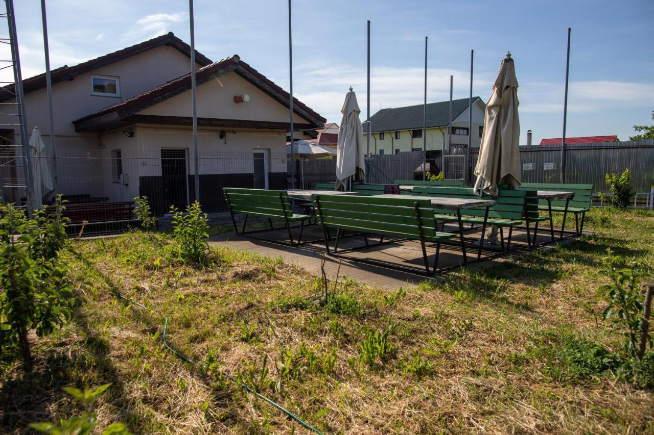 Motel Aris Meridian Пьятра-Нямц Экстерьер фото