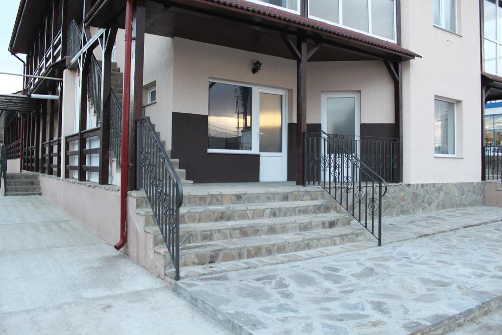 Motel Aris Meridian Пьятра-Нямц Экстерьер фото
