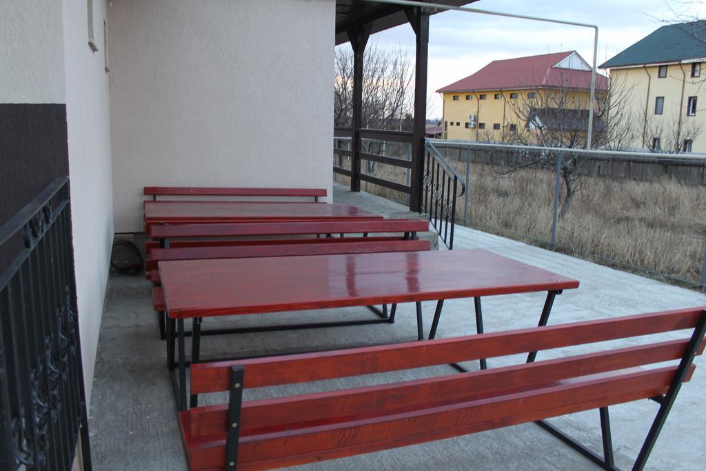 Motel Aris Meridian Пьятра-Нямц Экстерьер фото