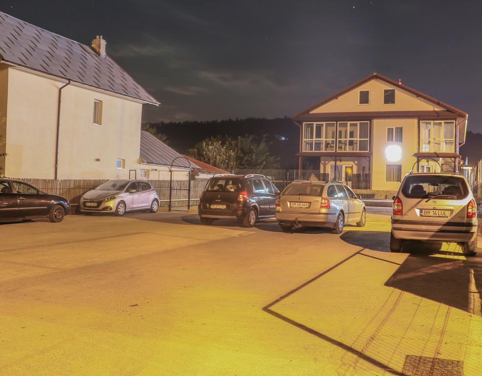 Motel Aris Meridian Пьятра-Нямц Экстерьер фото