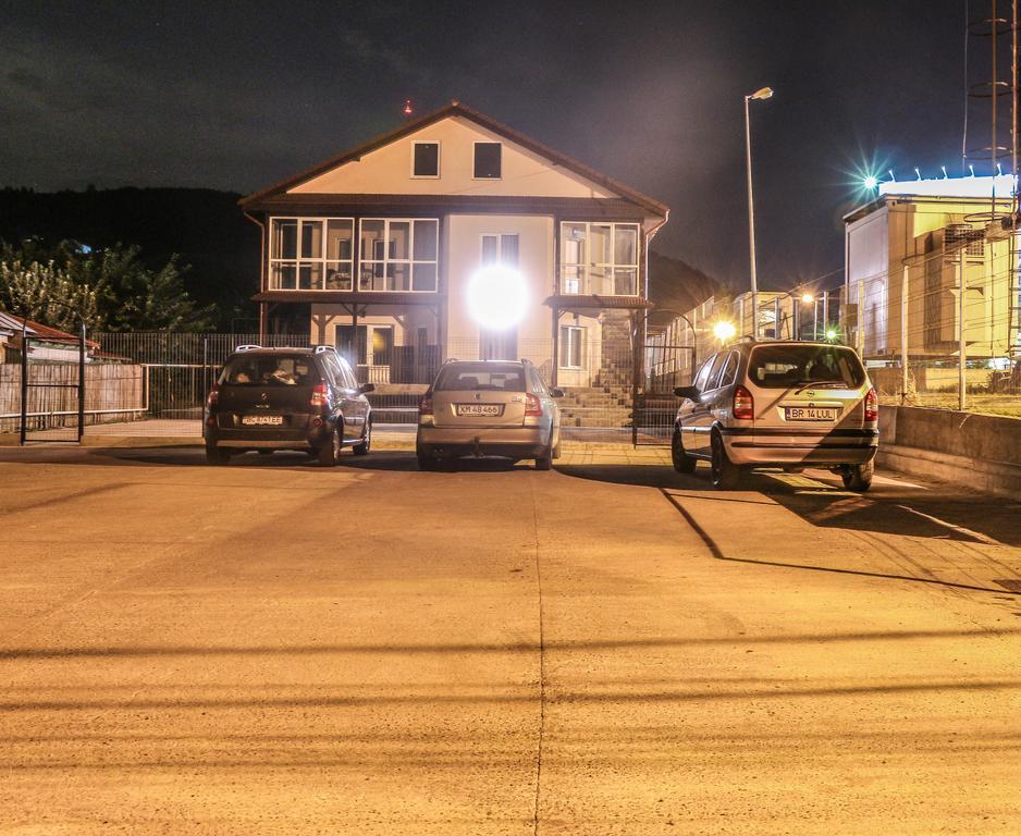 Motel Aris Meridian Пьятра-Нямц Экстерьер фото