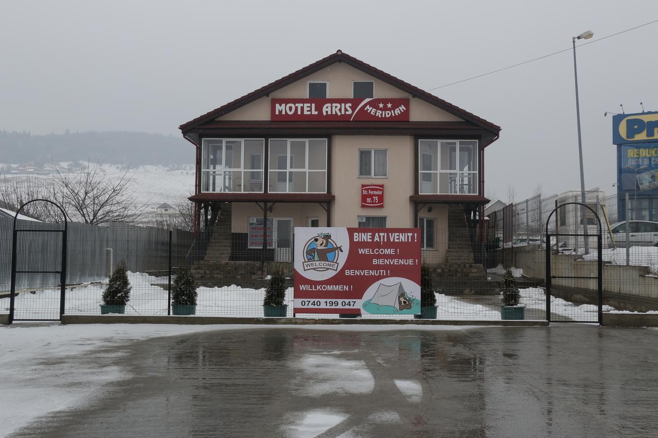 Motel Aris Meridian Пьятра-Нямц Экстерьер фото