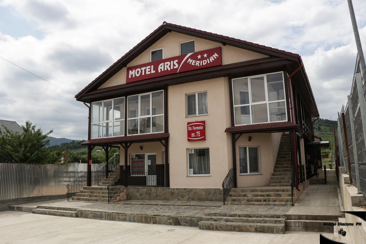 Motel Aris Meridian Пьятра-Нямц Экстерьер фото