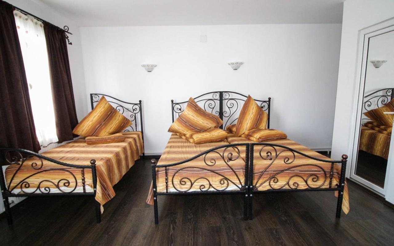 Motel Aris Meridian Пьятра-Нямц Экстерьер фото