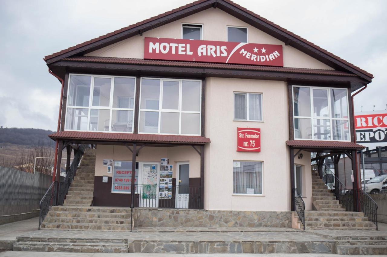 Motel Aris Meridian Пьятра-Нямц Экстерьер фото