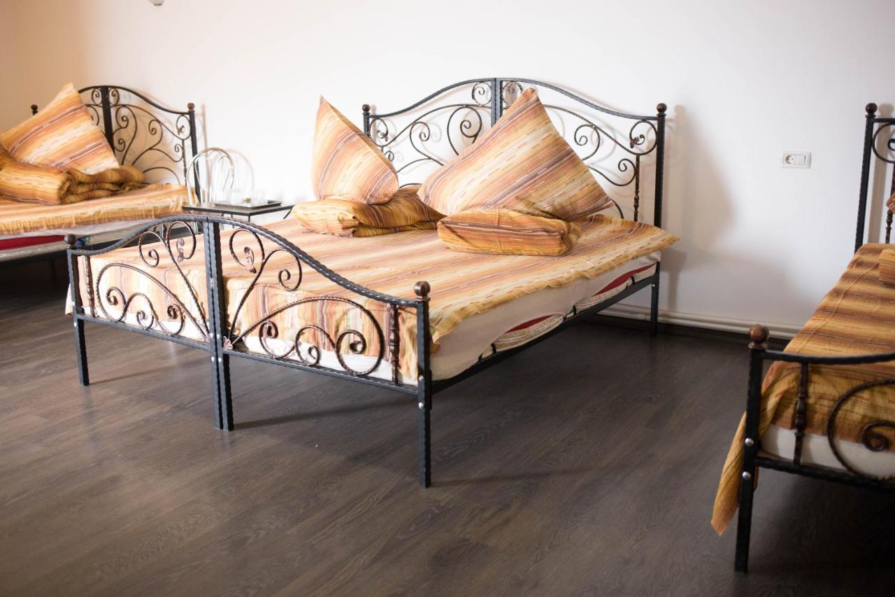 Motel Aris Meridian Пьятра-Нямц Экстерьер фото