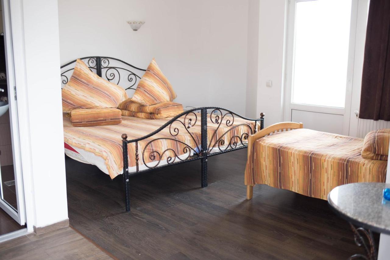 Motel Aris Meridian Пьятра-Нямц Экстерьер фото